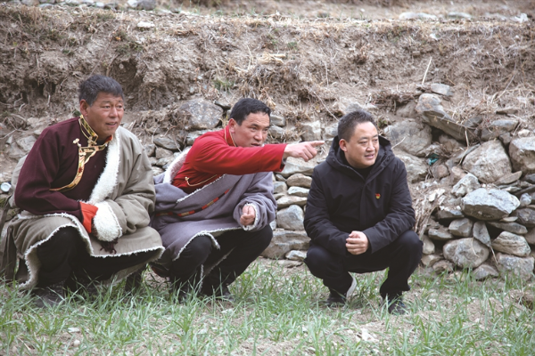 追榜樣之光 挺鐵紀(jì)擔(dān)當(dāng)